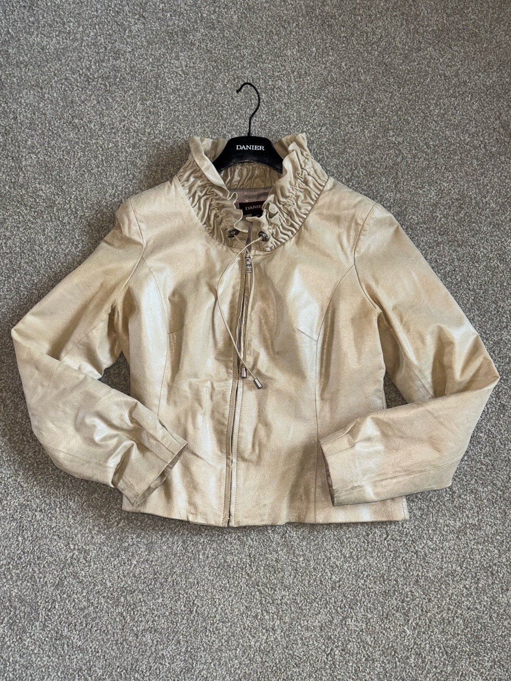 SizeS-100%GenuineLeather-DANIER Y2K Women's Cream Ruffle-Neck Zip Jacket